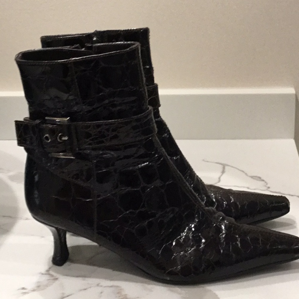 Stuart Weitzman Patent Crocodile Boots! Size 6 - image 3